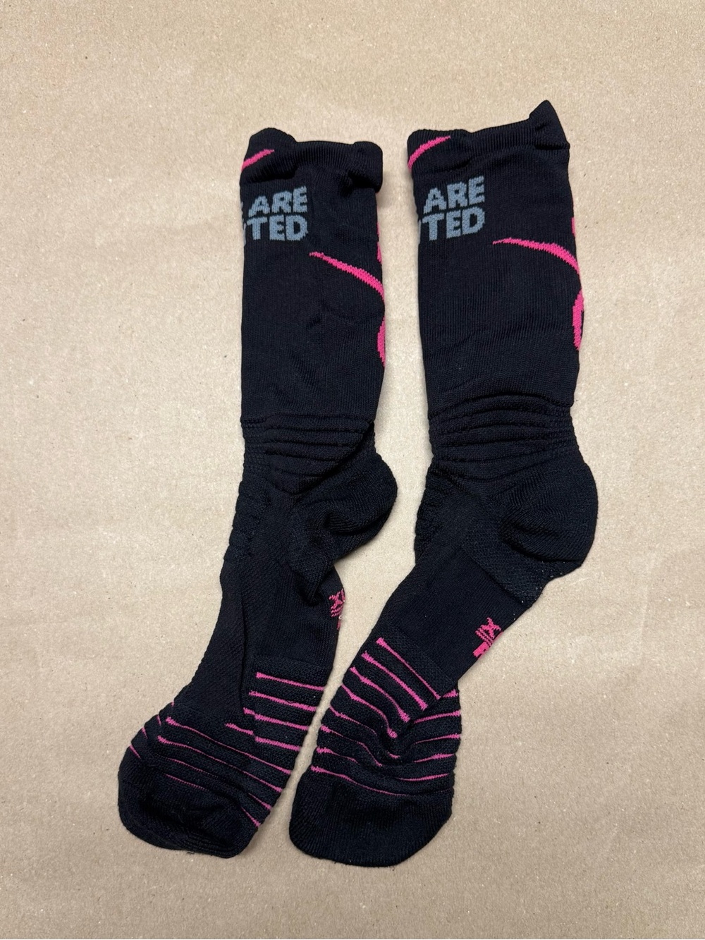 Nike Elite Crew XL Breast Cancer Black Pink Men’s 12-15 Socks Cushion Rare!